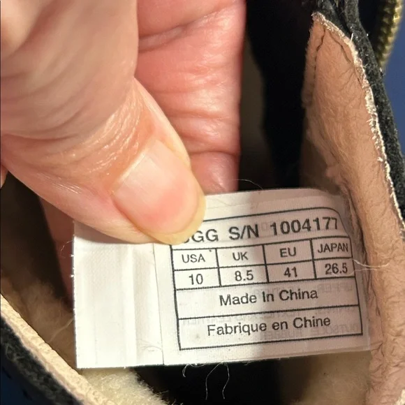 Women’s new UGG Black Leather ANKLE Boots. SIZE 10 - Picture 6 of 8